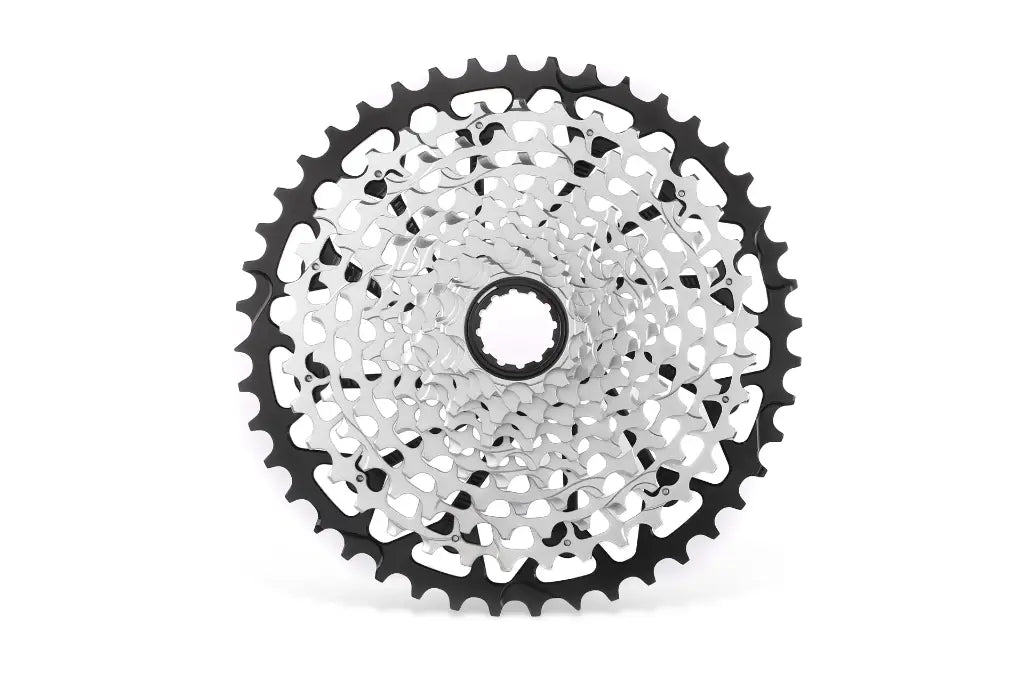 12-speed 10-44T cassette (SRAM XD freehub)